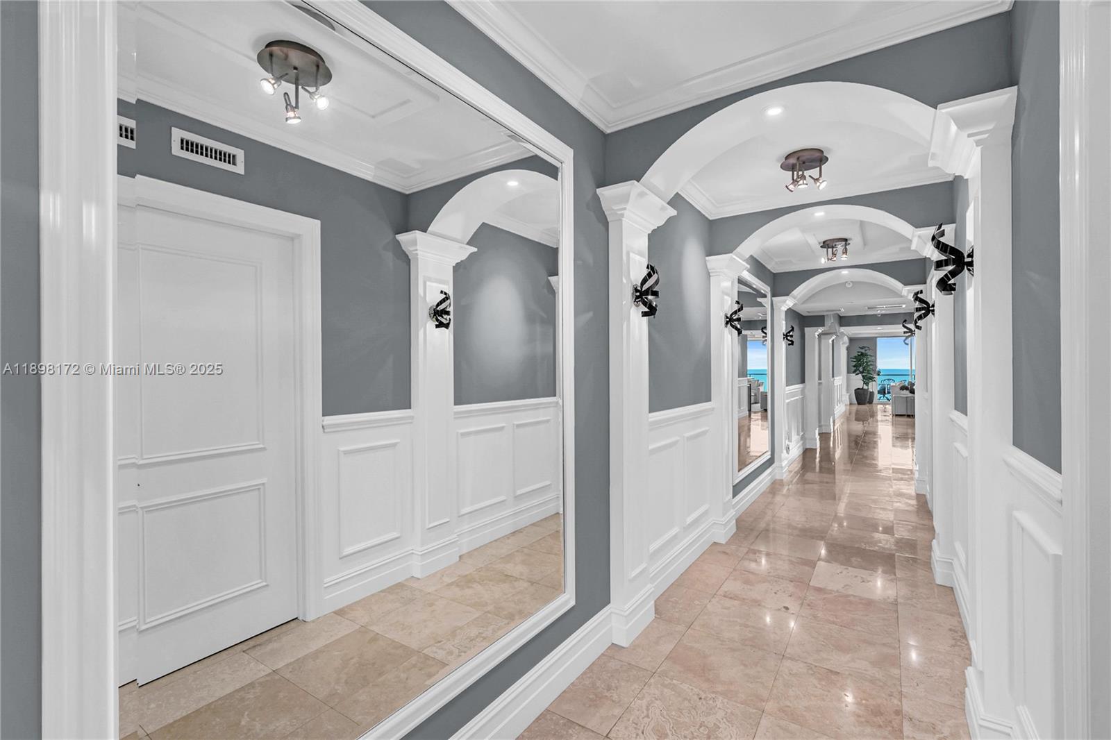 HAMPTONS SOUTH CONDO - Residential