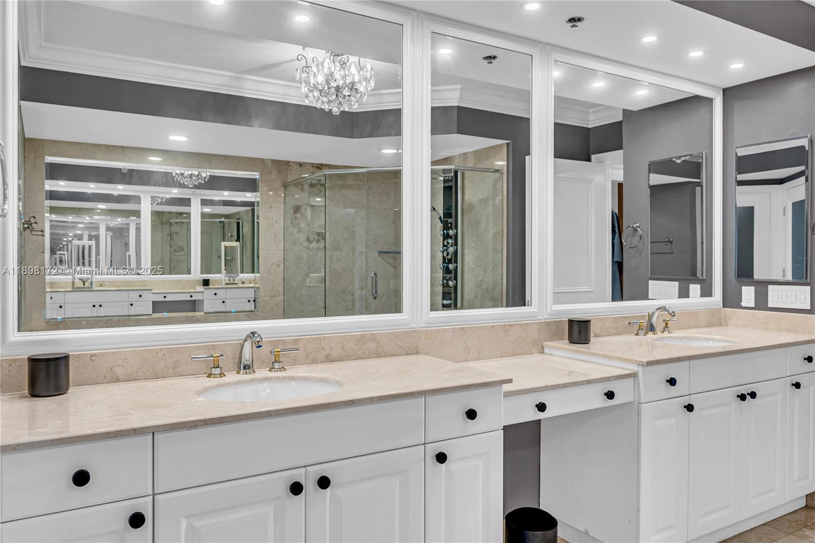 HAMPTONS SOUTH CONDO - Residential