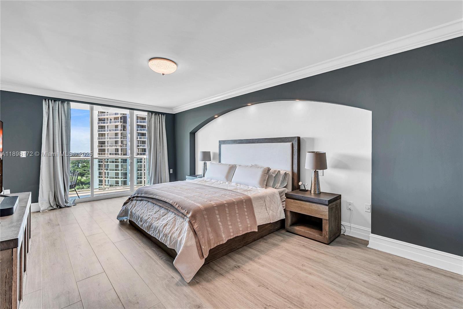 HAMPTONS SOUTH CONDO - Residential