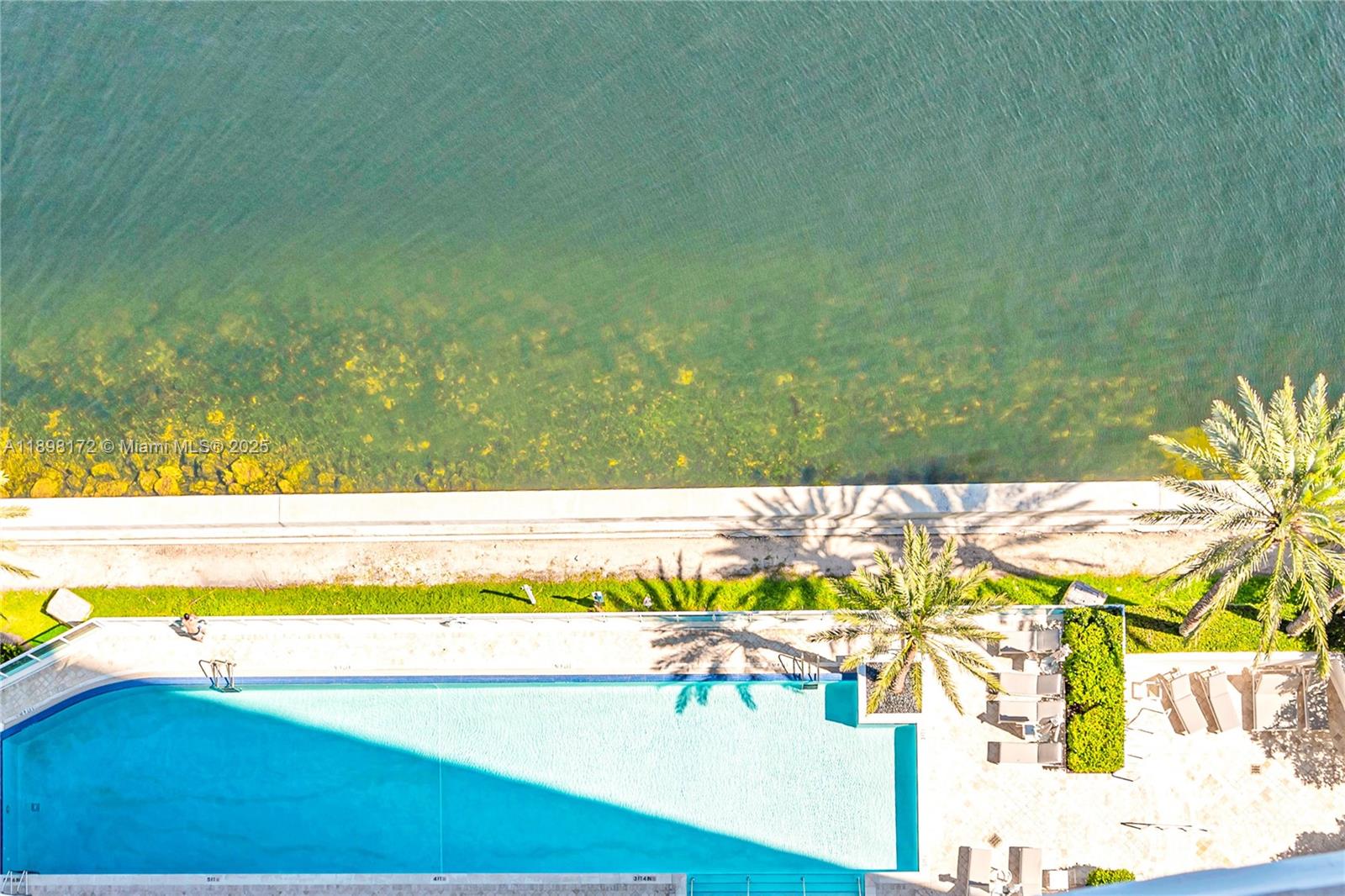 HAMPTONS SOUTH CONDO - Residential