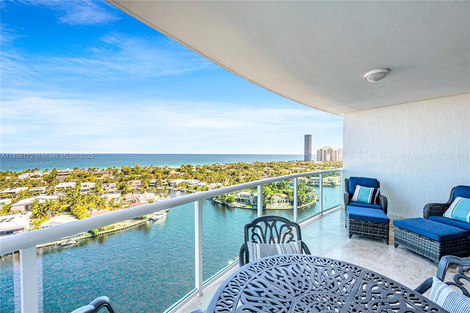 HAMPTONS SOUTH CONDO - Residential