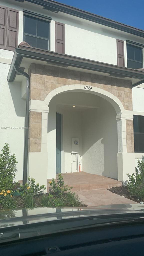 AQUABELLA NORTH REPLAT - Residential Lease
