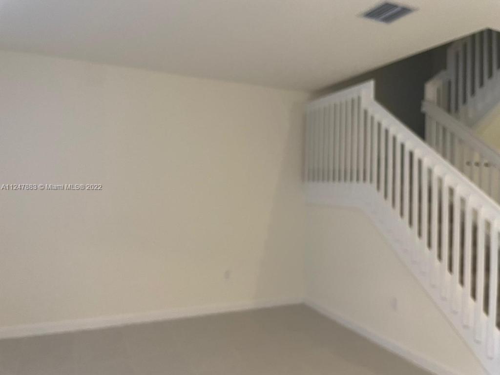 AQUABELLA NORTH REPLAT - Residential Lease