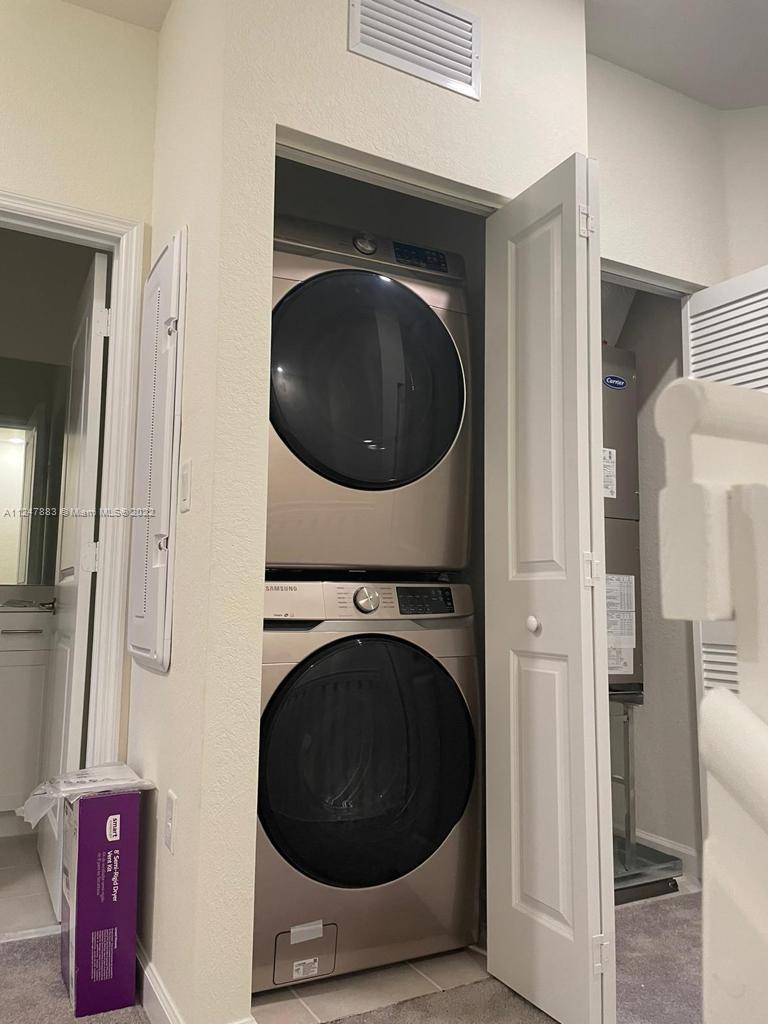 AQUABELLA NORTH REPLAT - Residential Lease