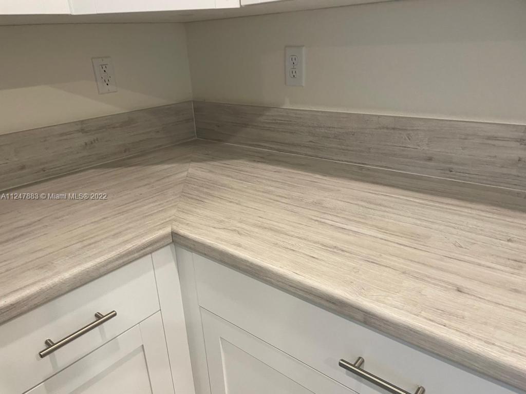 AQUABELLA NORTH REPLAT - Residential Lease