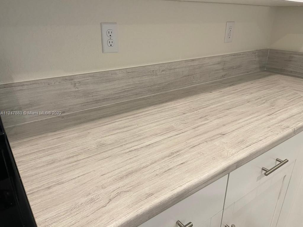 AQUABELLA NORTH REPLAT - Residential Lease