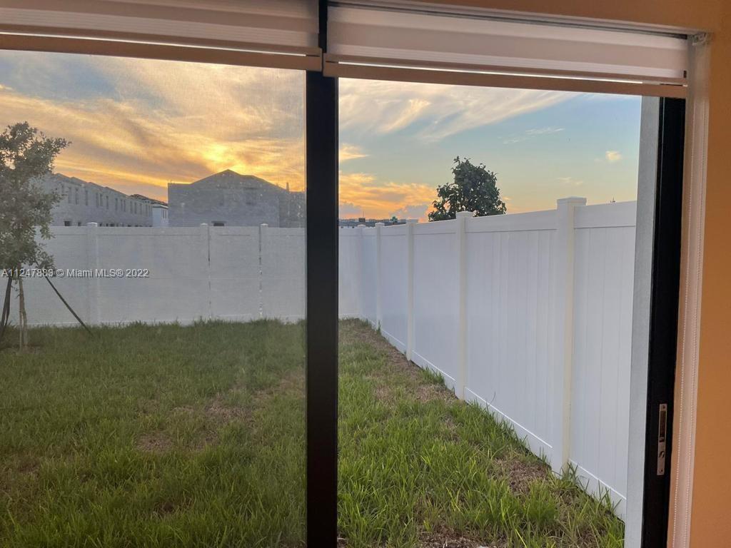 AQUABELLA NORTH REPLAT - Residential Lease