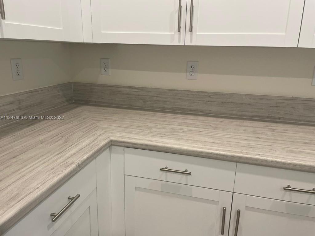 AQUABELLA NORTH REPLAT - Residential Lease
