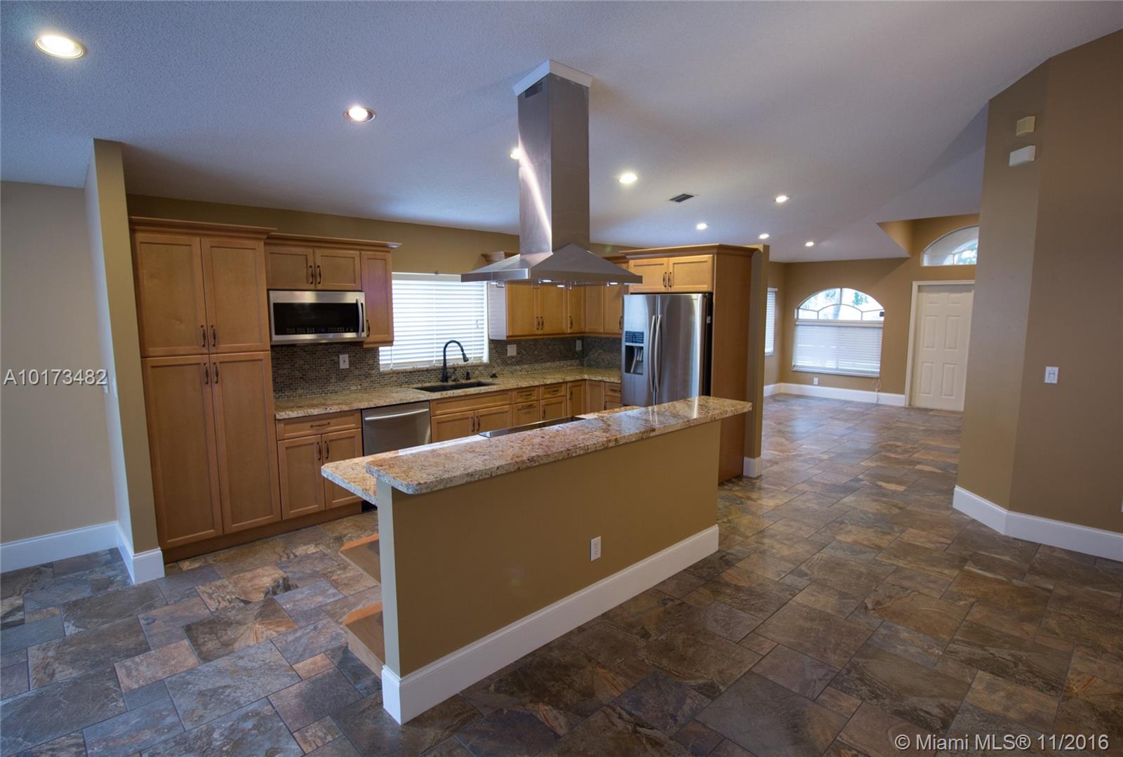 Sawgrass Village 157-25 B - Residential