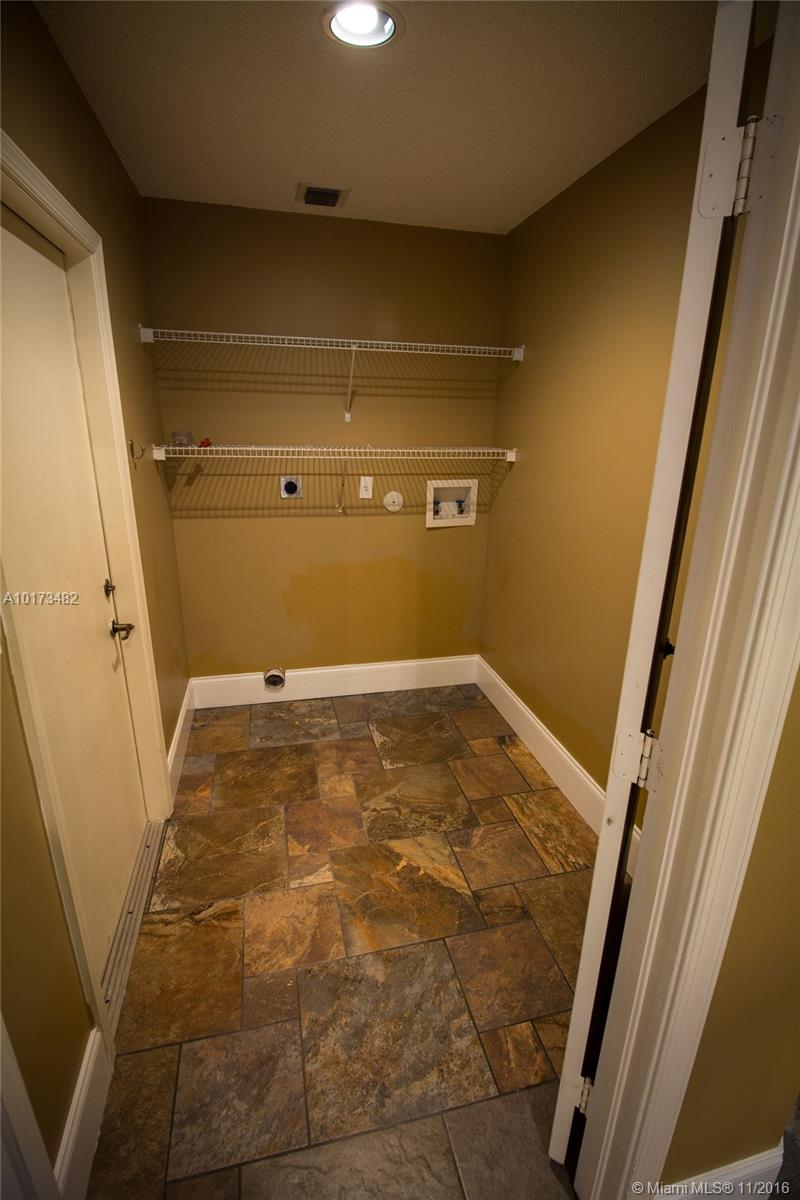 Sawgrass Village 157-25 B - Residential