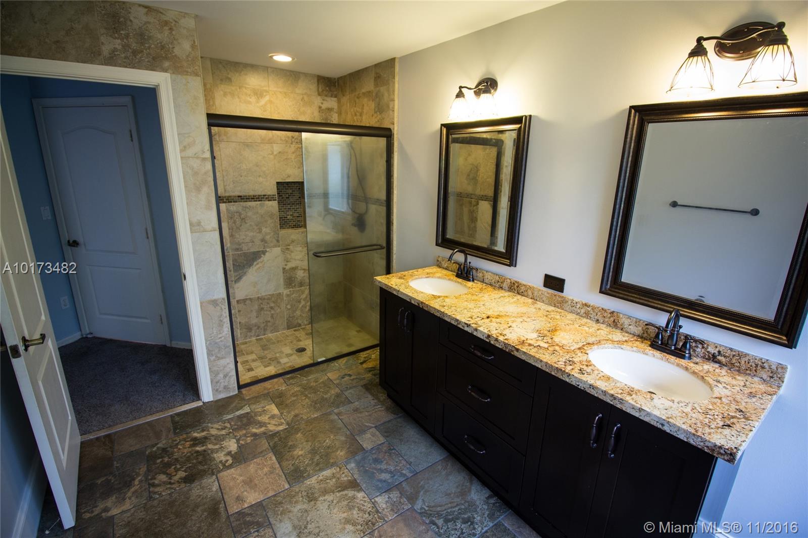 Sawgrass Village 157-25 B - Residential