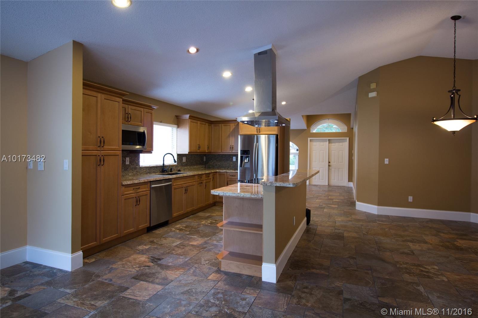 Sawgrass Village 157-25 B - Residential