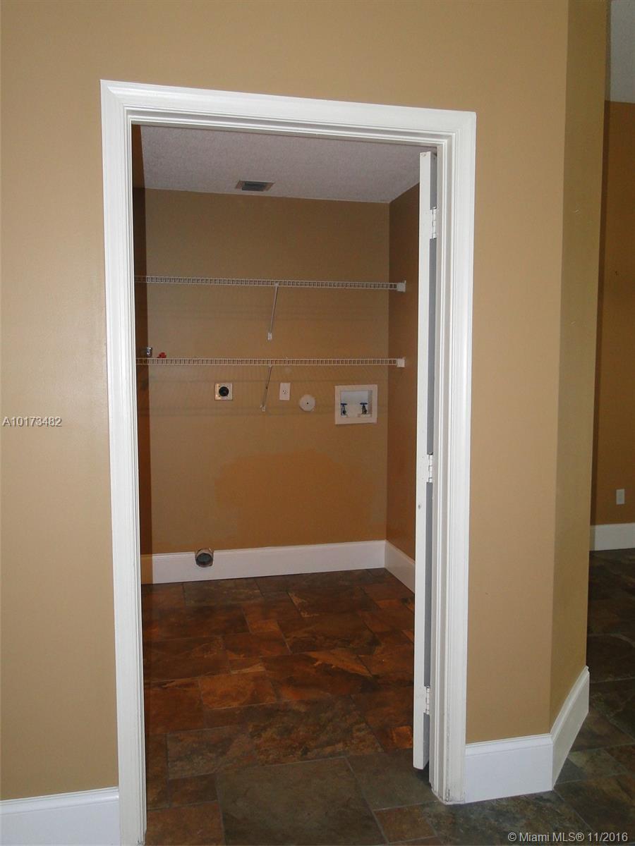 Sawgrass Village 157-25 B - Residential