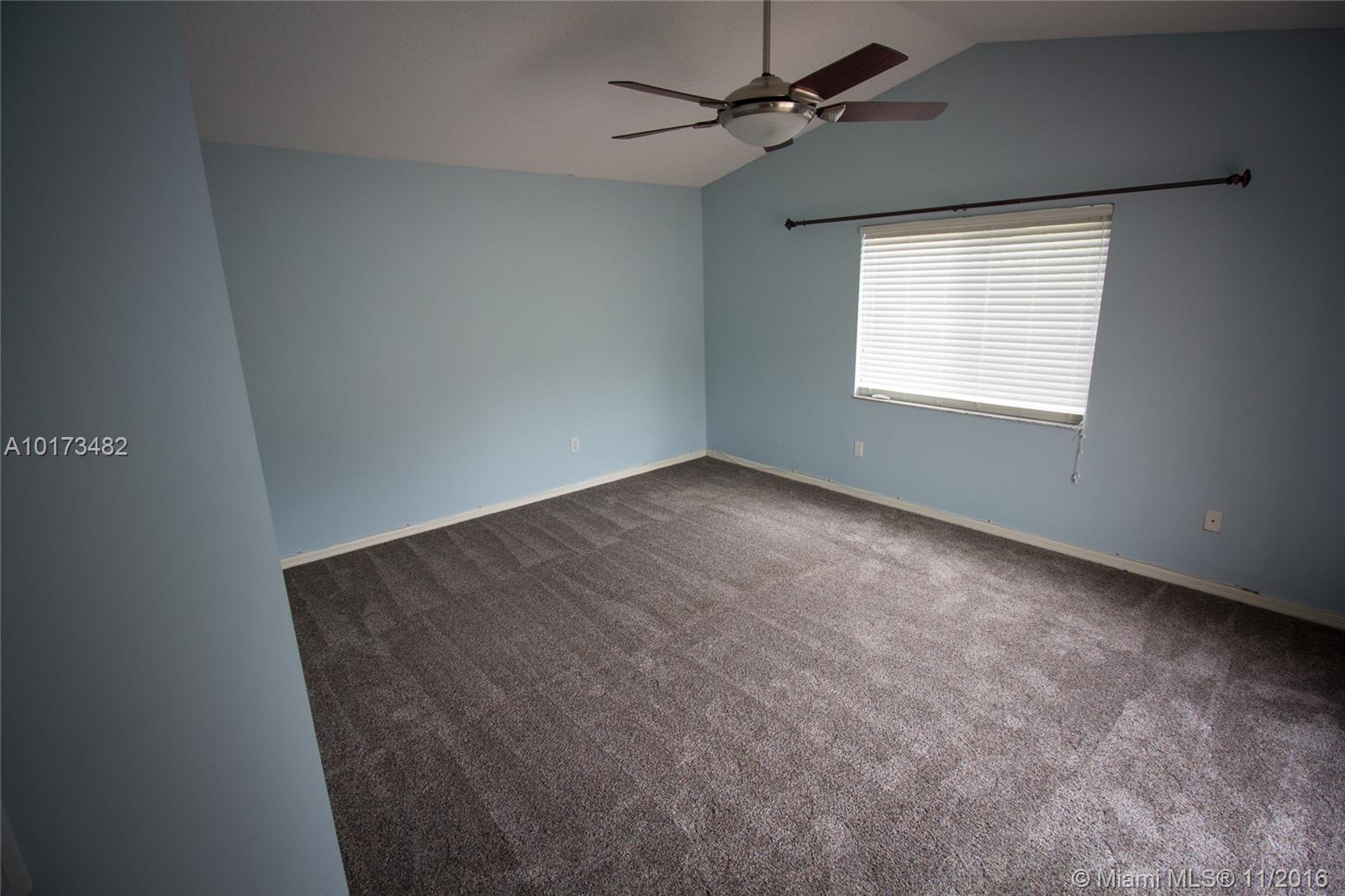 Sawgrass Village 157-25 B - Residential