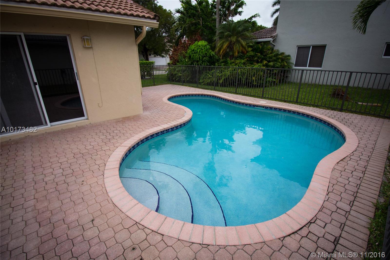 Sawgrass Village 157-25 B - Residential