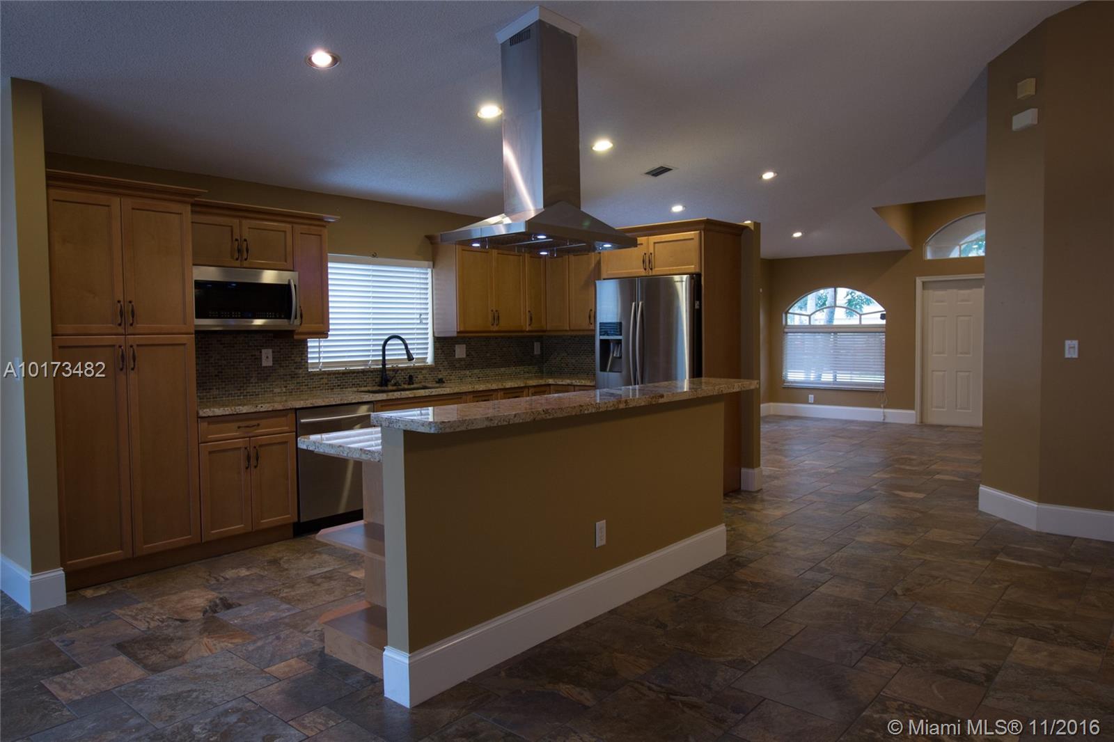 Sawgrass Village 157-25 B - Residential