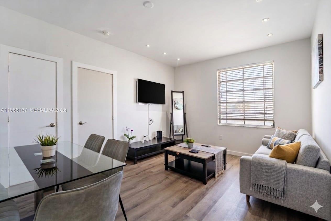 THE EMPIRE CONDO - Residential