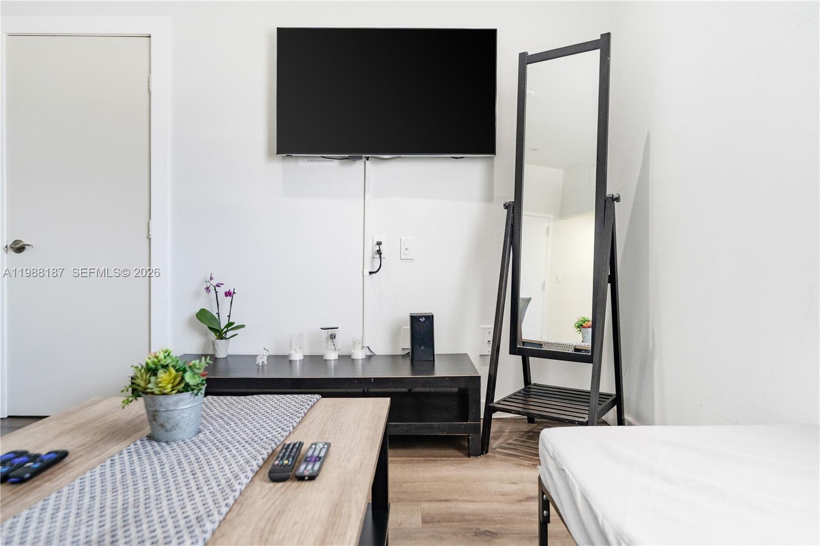 THE EMPIRE CONDO - Residential