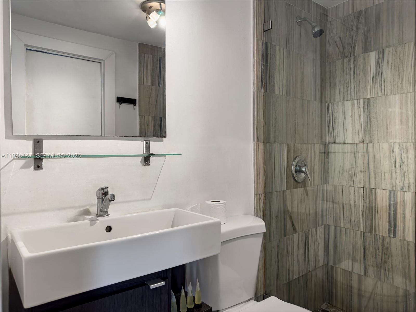 THE EMPIRE CONDO - Residential