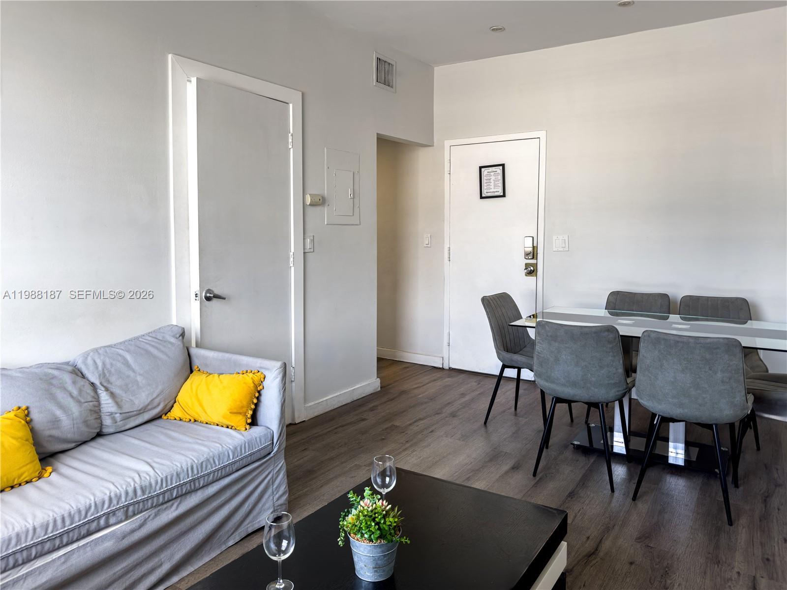 THE EMPIRE CONDO - Residential