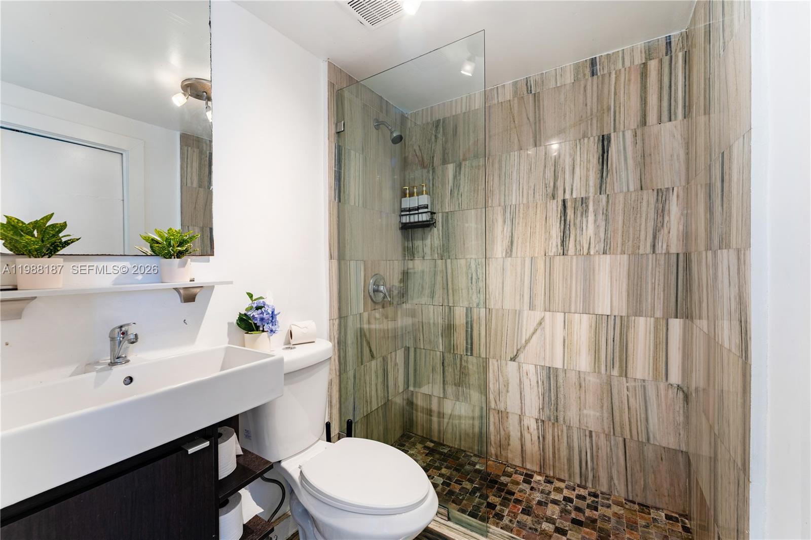 THE EMPIRE CONDO - Residential