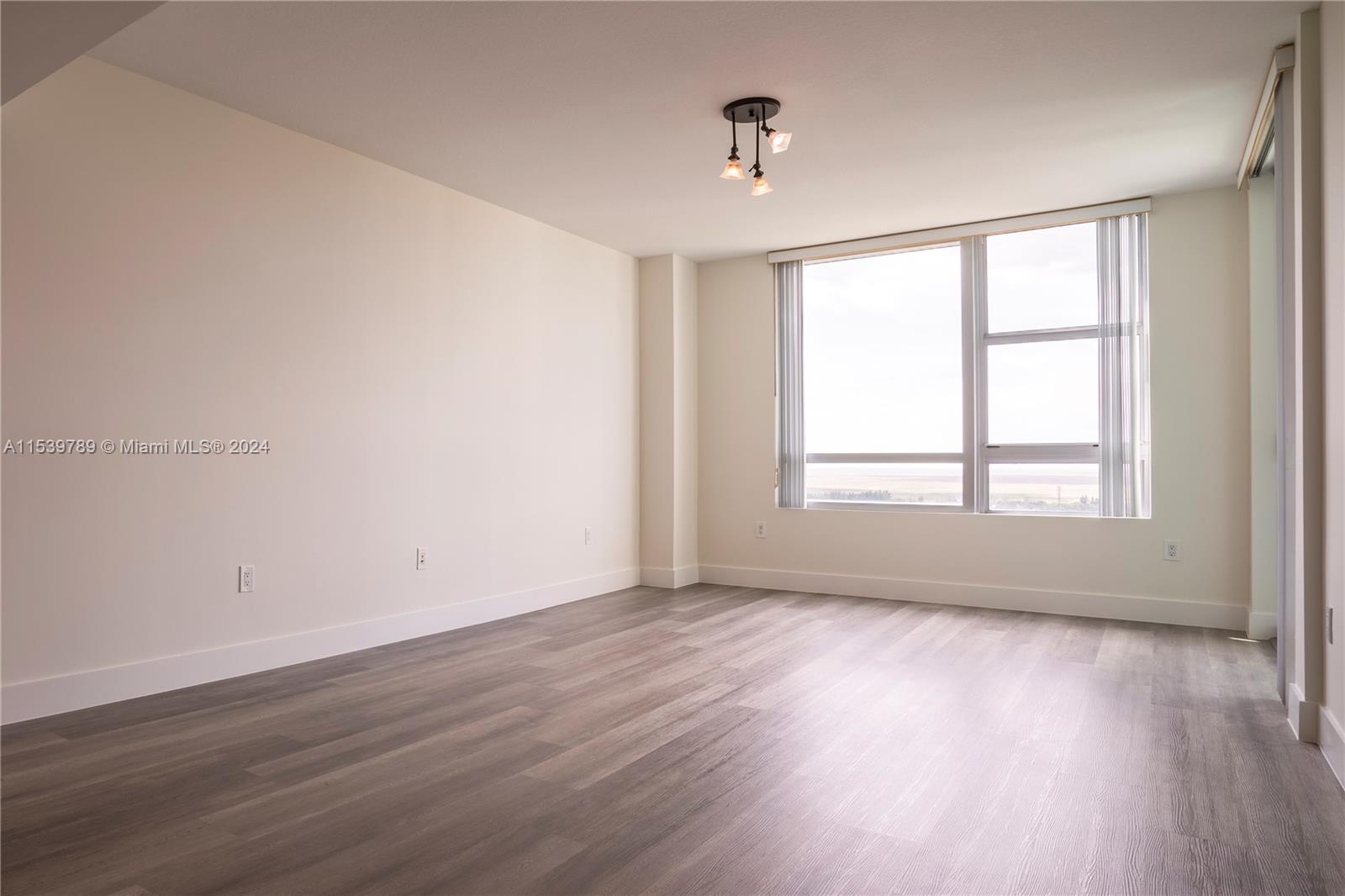 TAO SAWGRASS CONDOMINIUM - Residential Lease