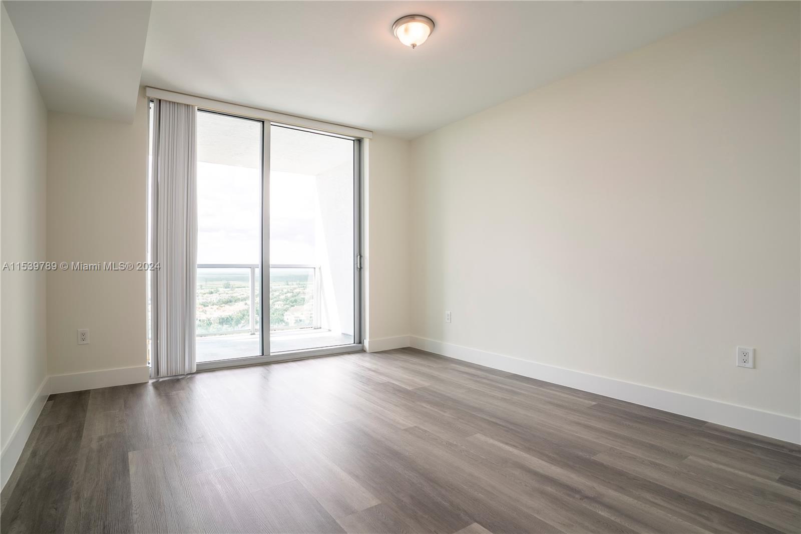 TAO SAWGRASS CONDOMINIUM - Residential Lease