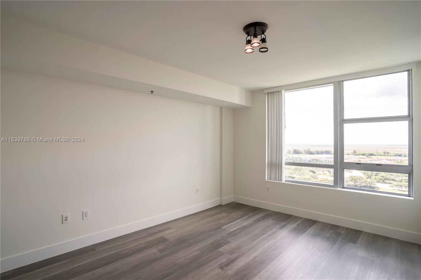 TAO SAWGRASS CONDOMINIUM - Residential Lease
