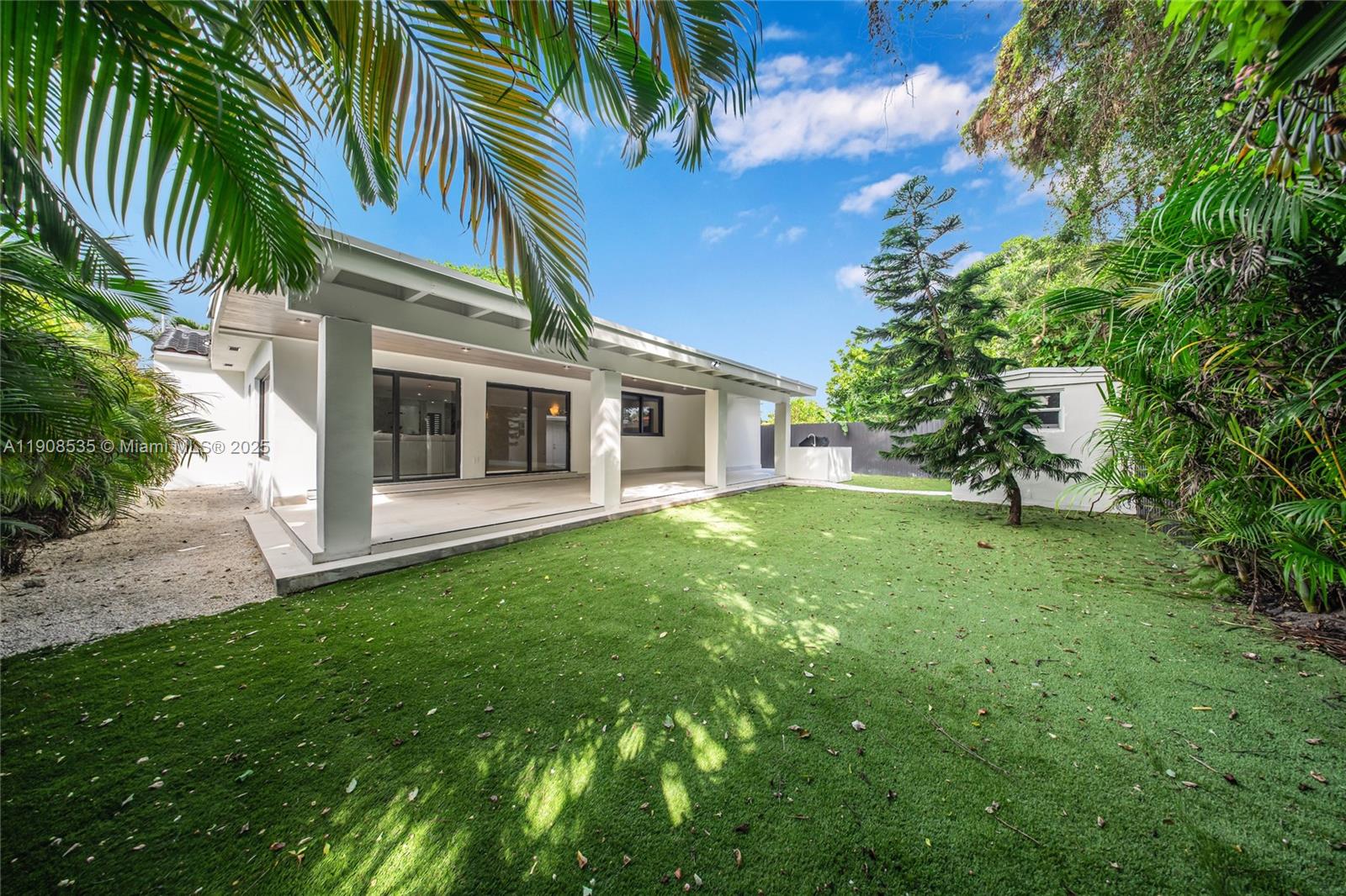 BRICKELL ESTATES - Residential