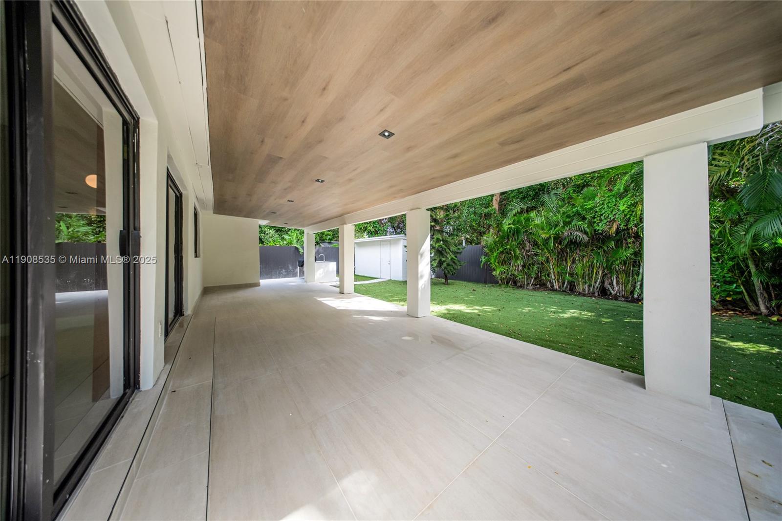 BRICKELL ESTATES - Residential