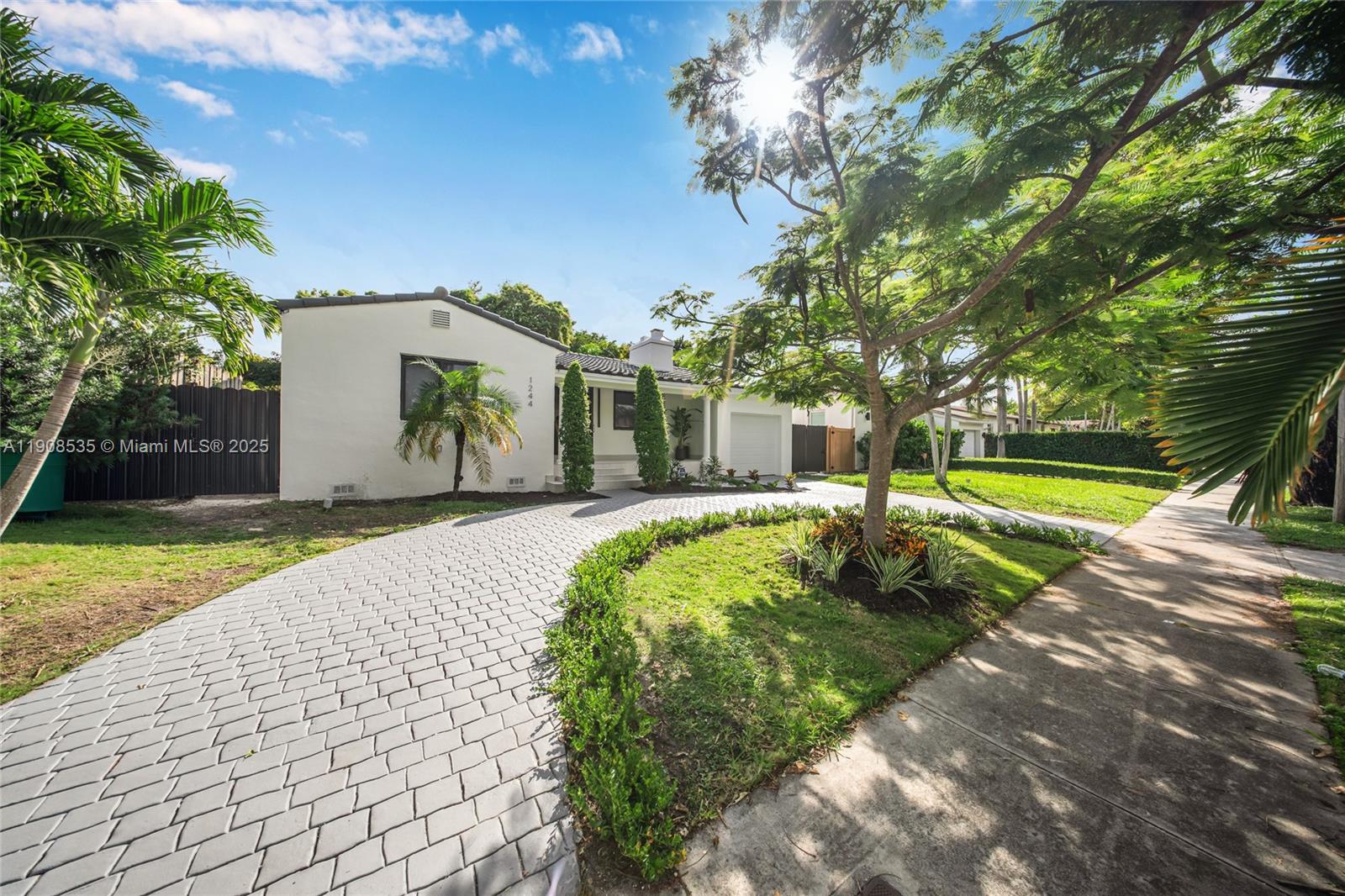 BRICKELL ESTATES - Residential