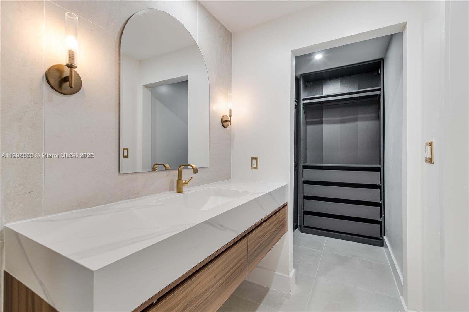 BRICKELL ESTATES - Residential