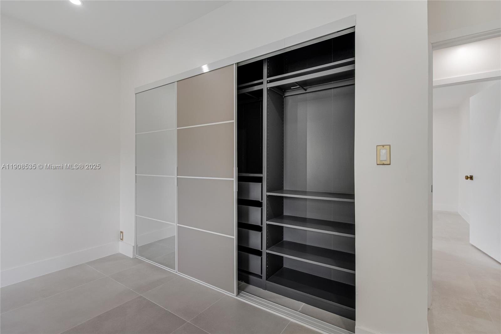 BRICKELL ESTATES - Residential