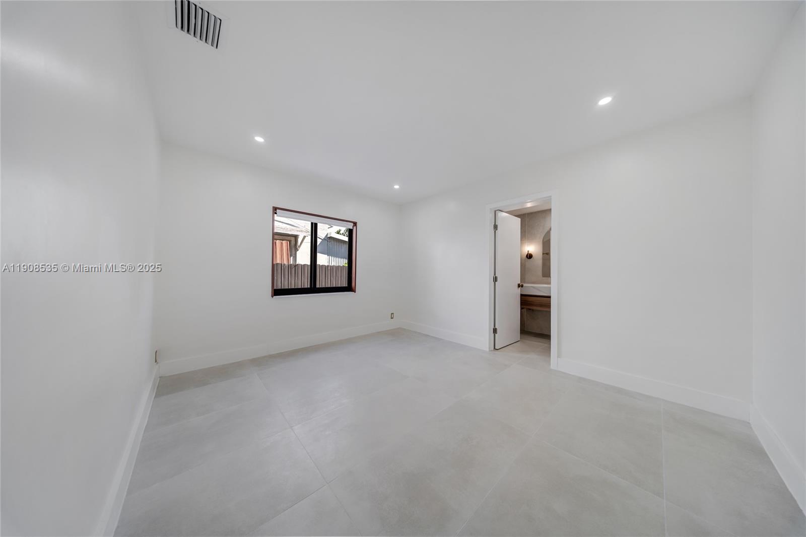 BRICKELL ESTATES - Residential