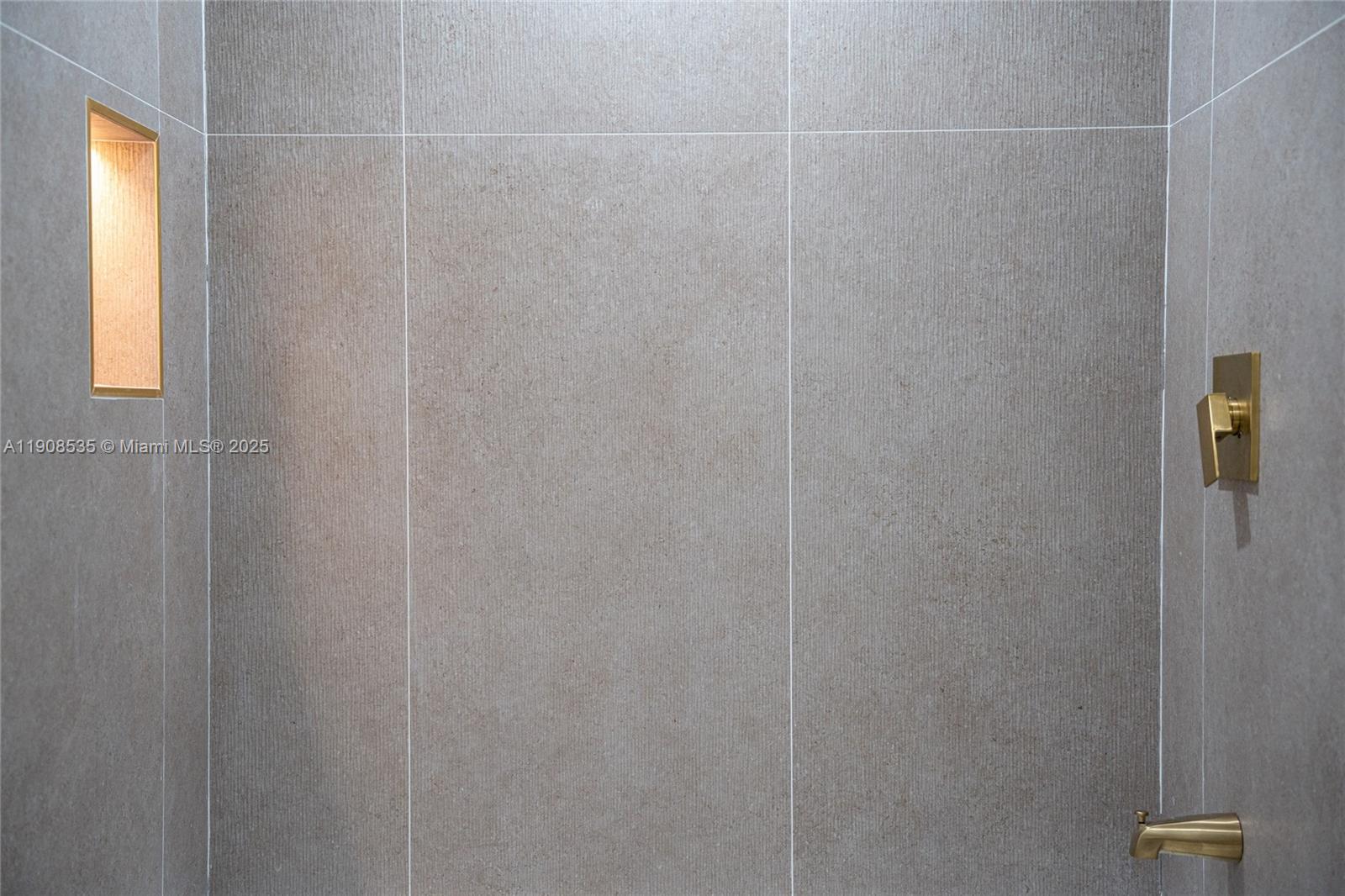 BRICKELL ESTATES - Residential