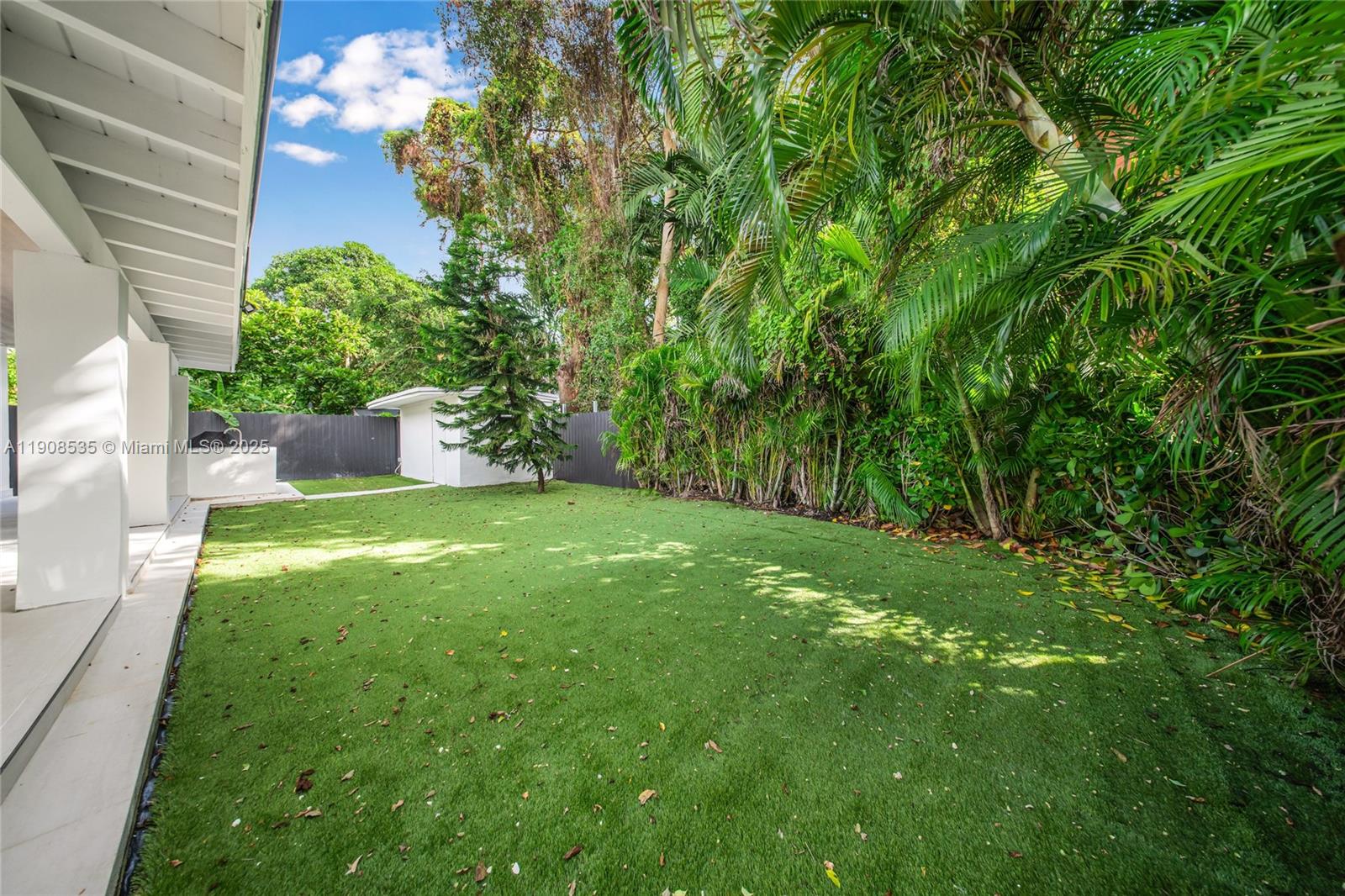 BRICKELL ESTATES - Residential