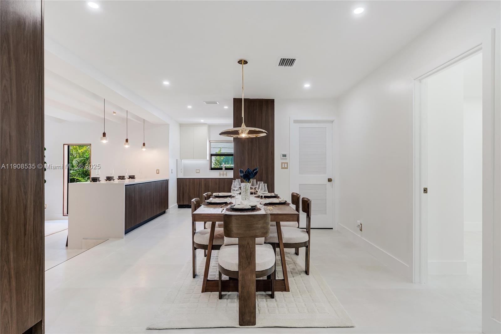 BRICKELL ESTATES - Residential