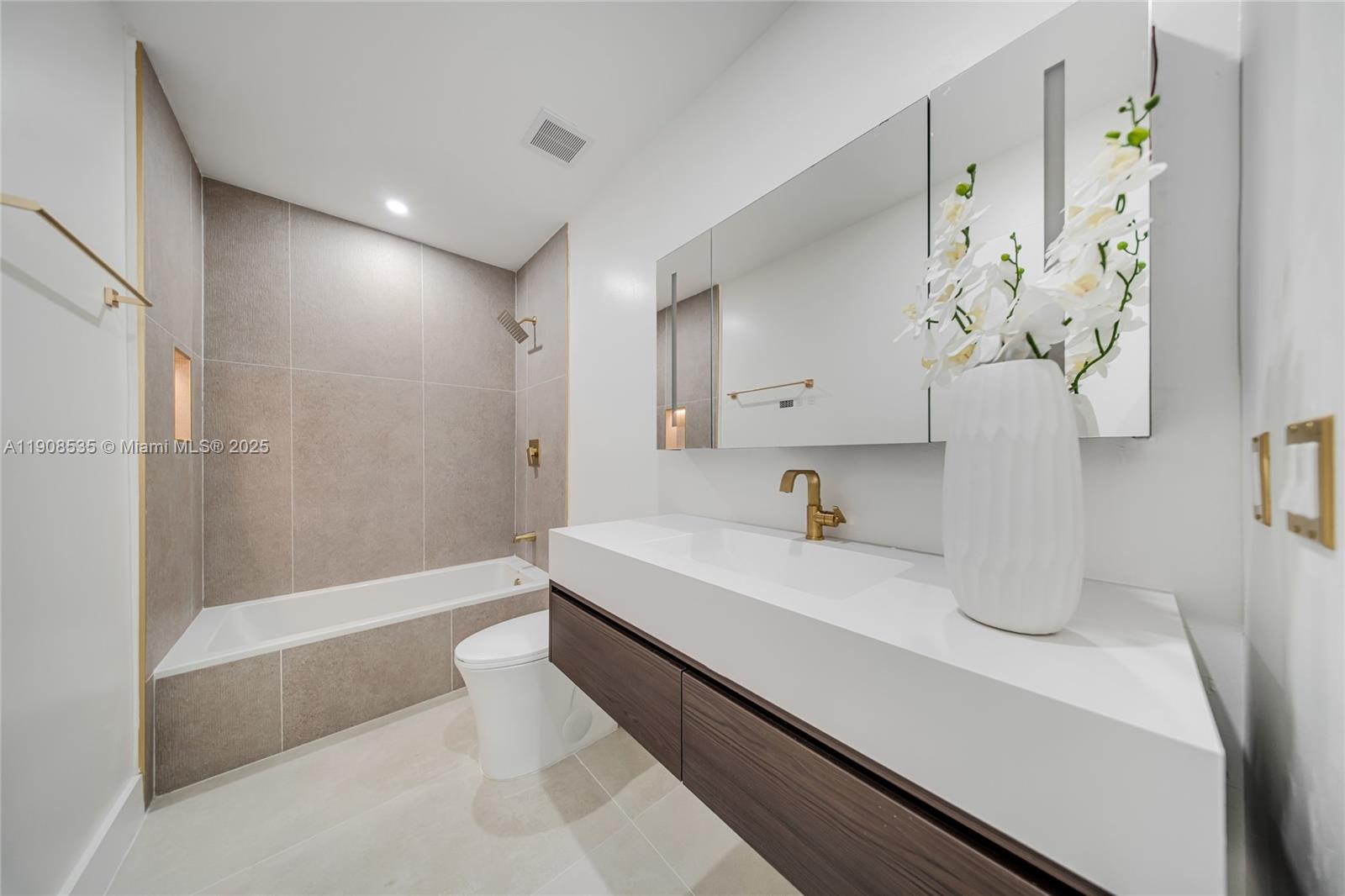 BRICKELL ESTATES - Residential