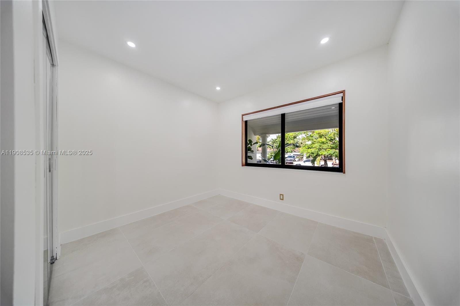 BRICKELL ESTATES - Residential