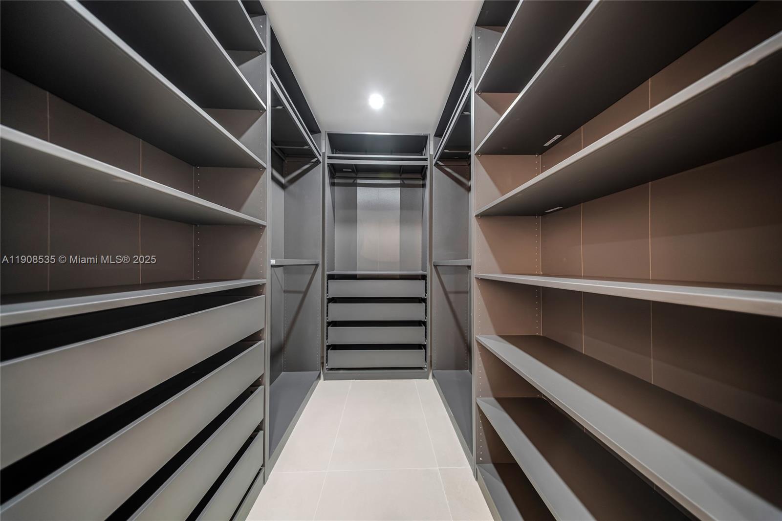 BRICKELL ESTATES - Residential