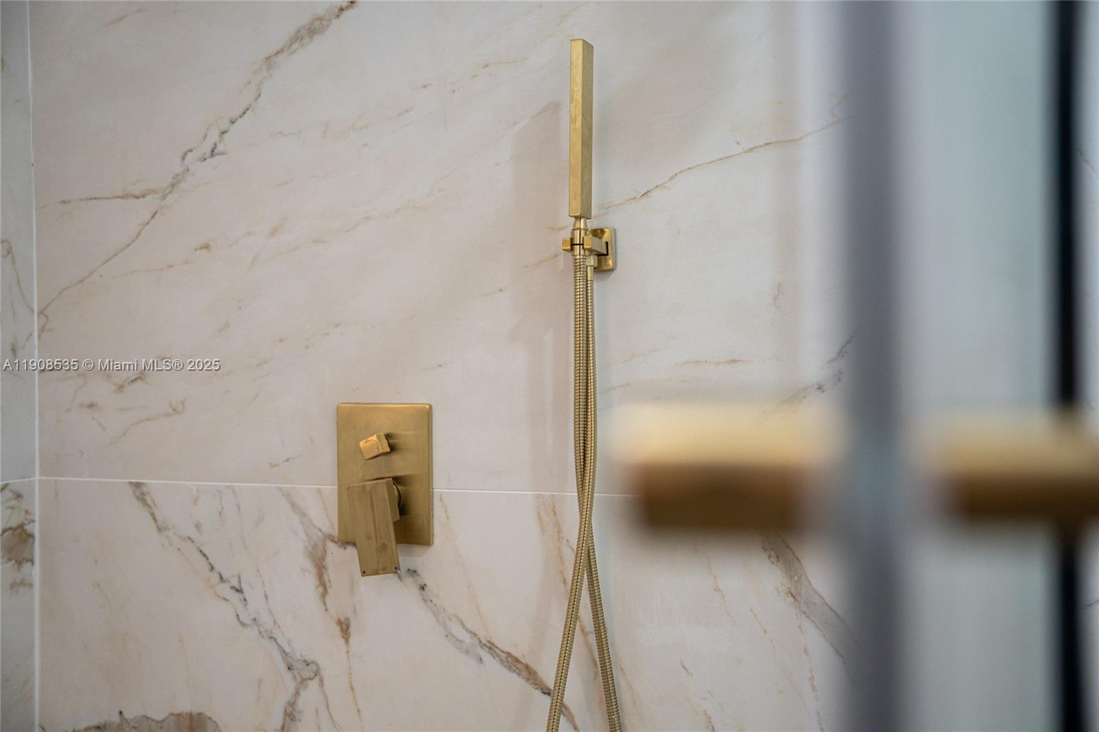 BRICKELL ESTATES - Residential