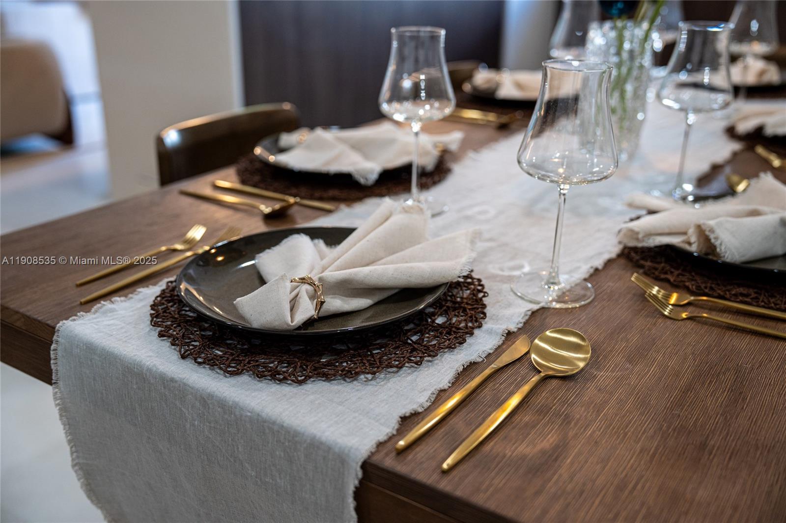 BRICKELL ESTATES - Residential