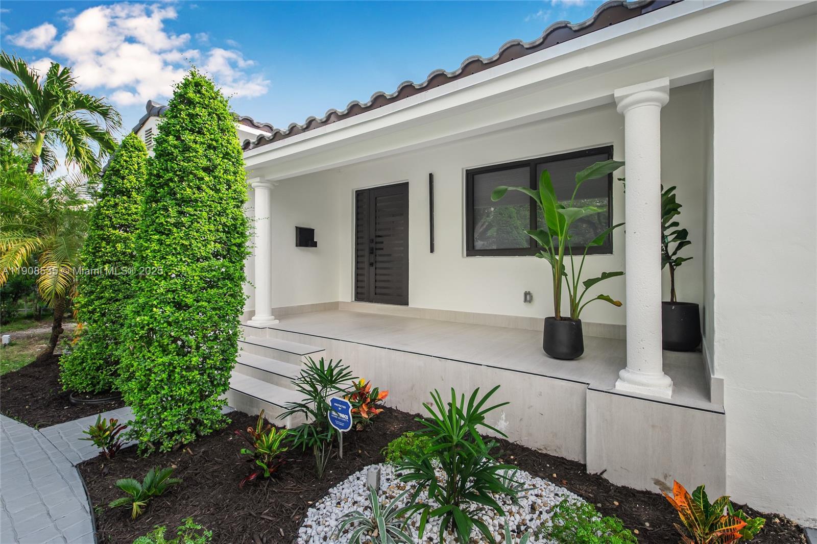 BRICKELL ESTATES - Residential