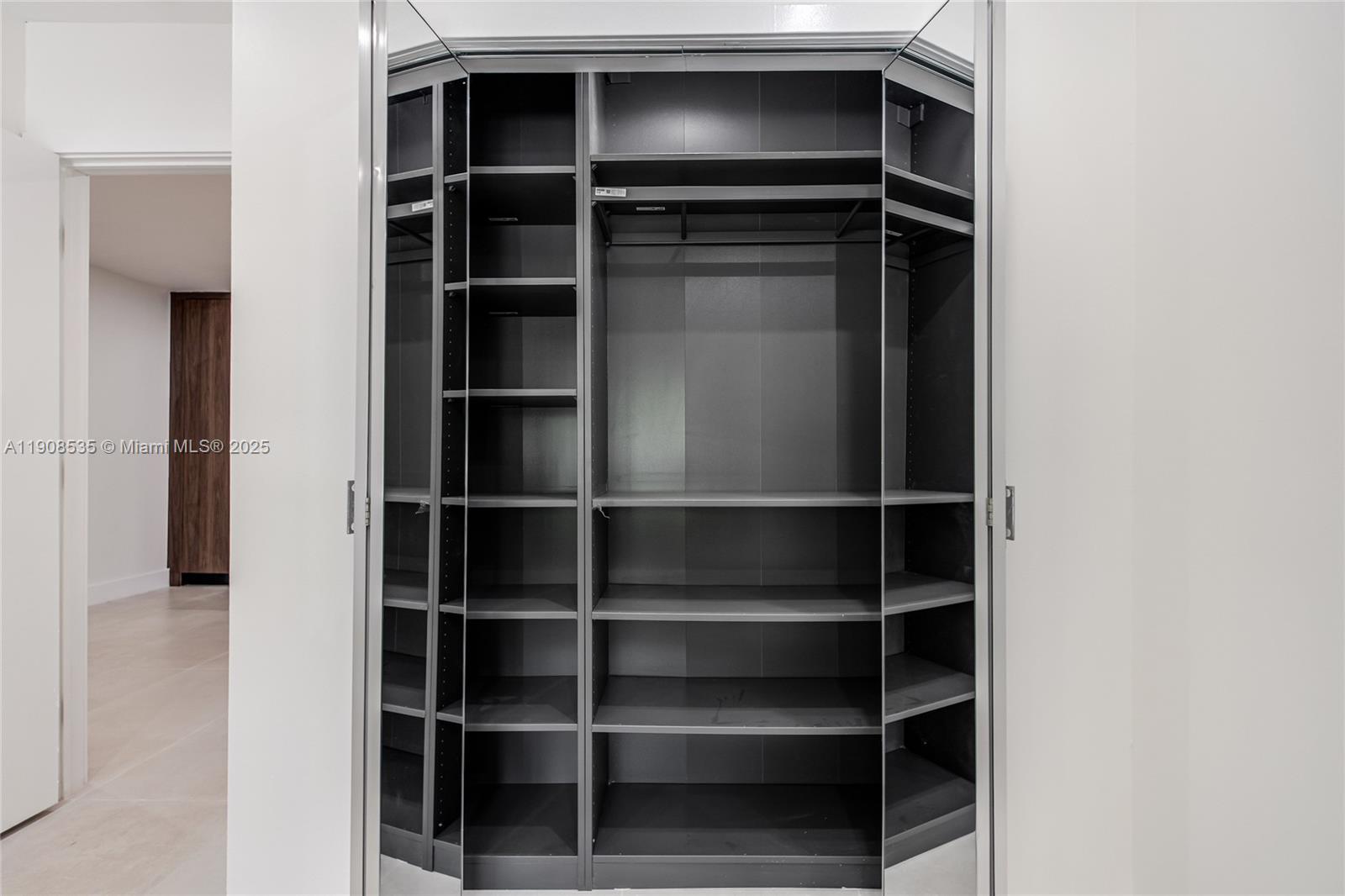 BRICKELL ESTATES - Residential