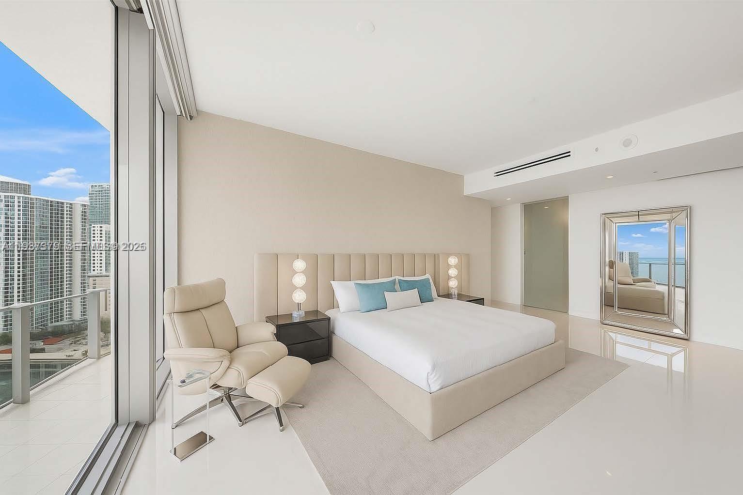 ASTON MARTIN - Residential