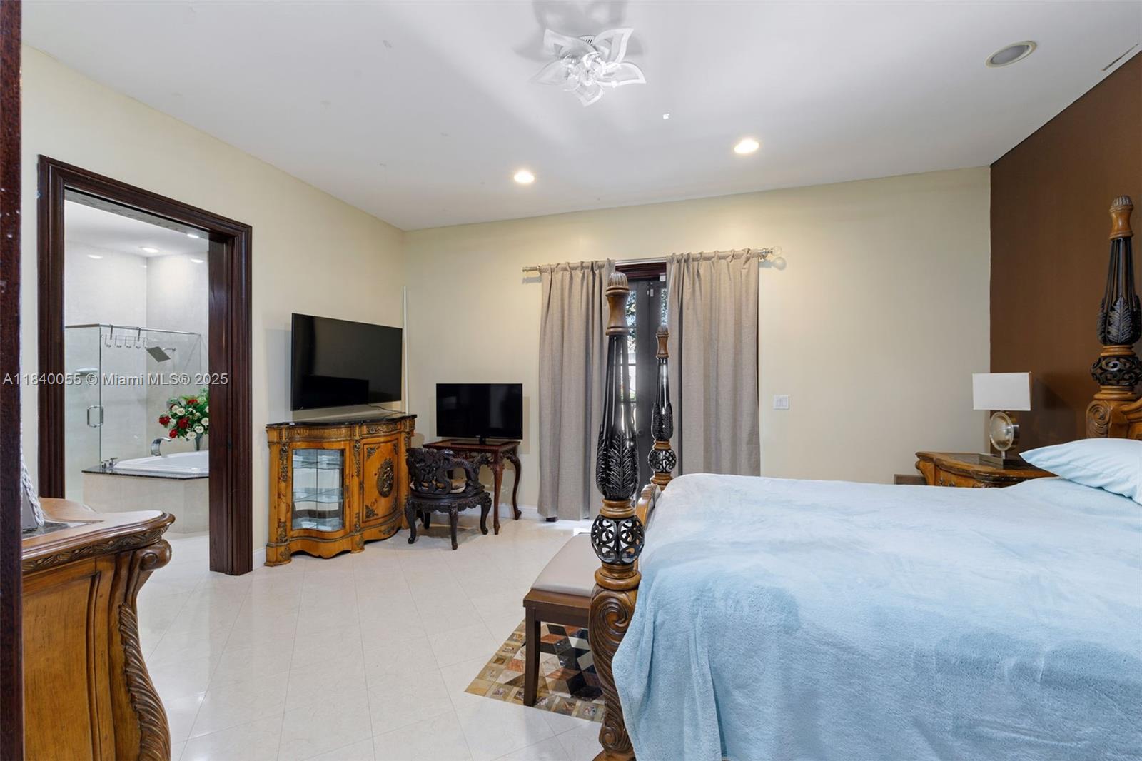 EAGLE TRACE - Residential