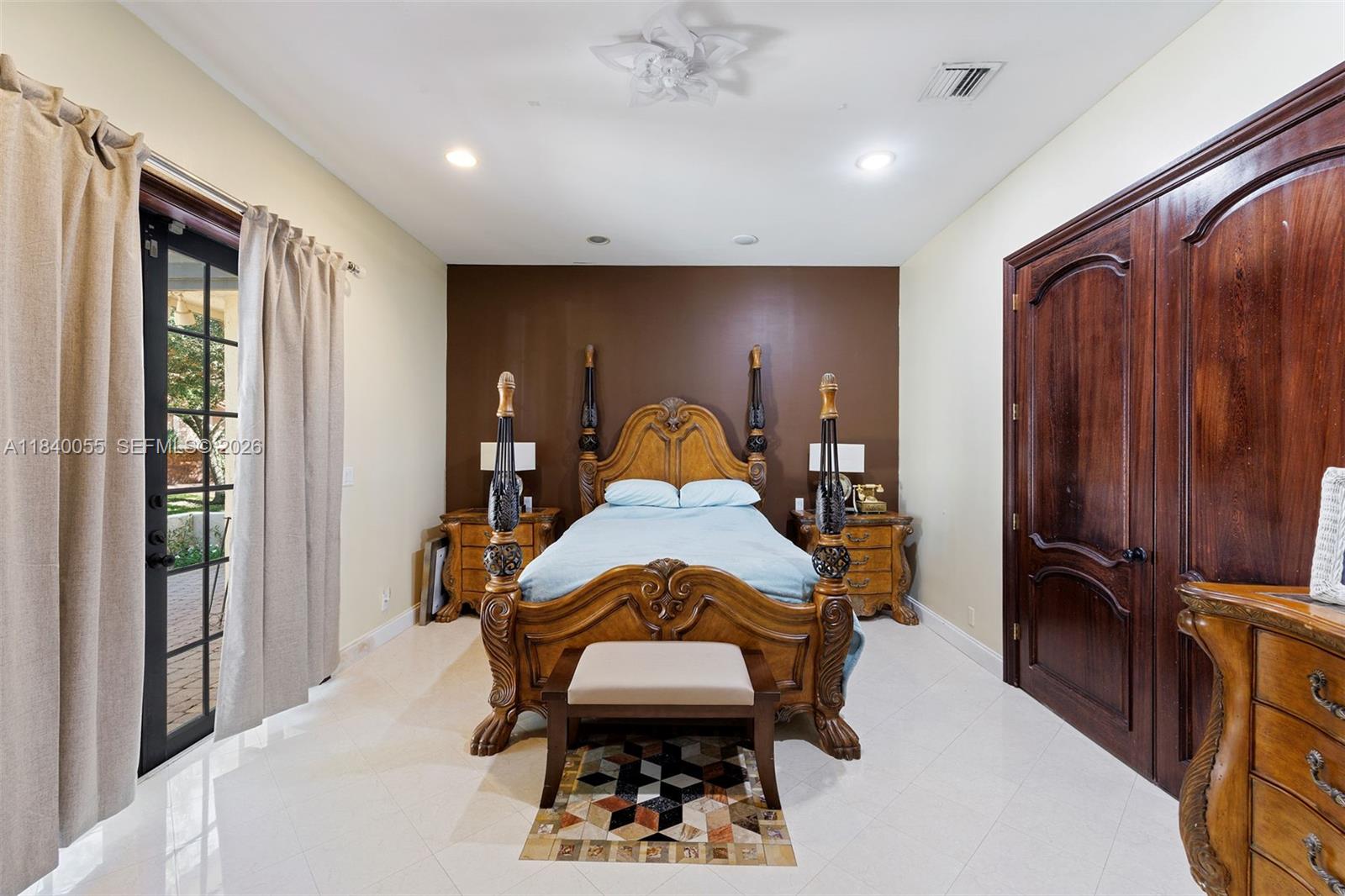 EAGLE TRACE - Residential