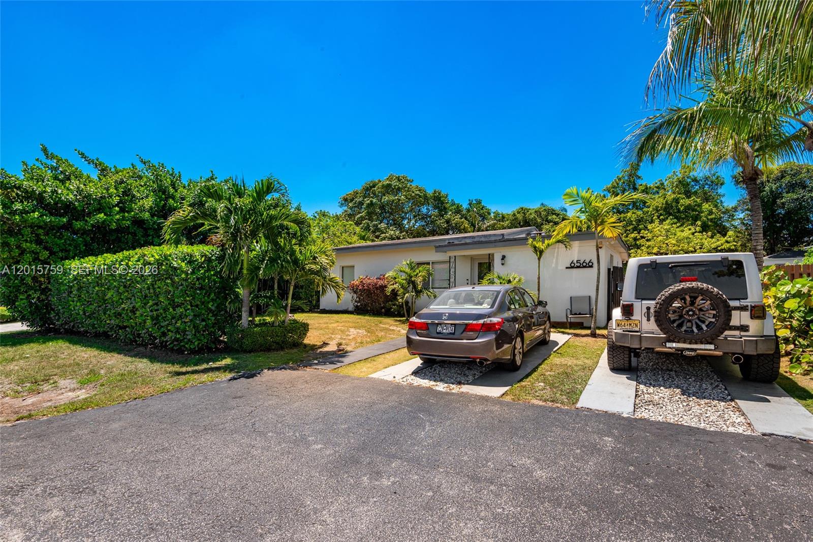 6566 SW 52nd Ter