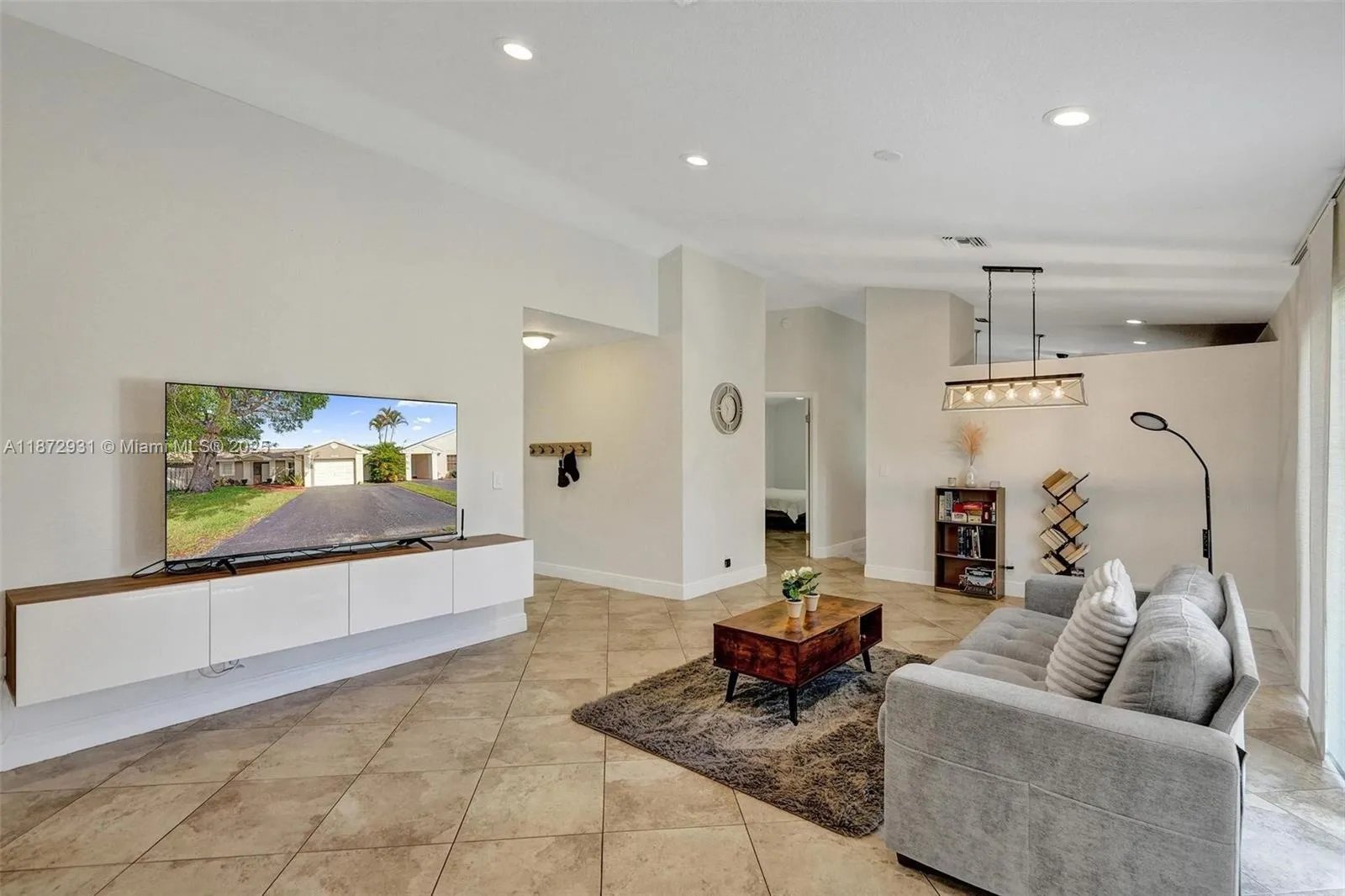 Sunrise, Florida 33351, United States, 3 Bedrooms Bedrooms, ,2 BathroomsBathrooms,Residential,Active,205750