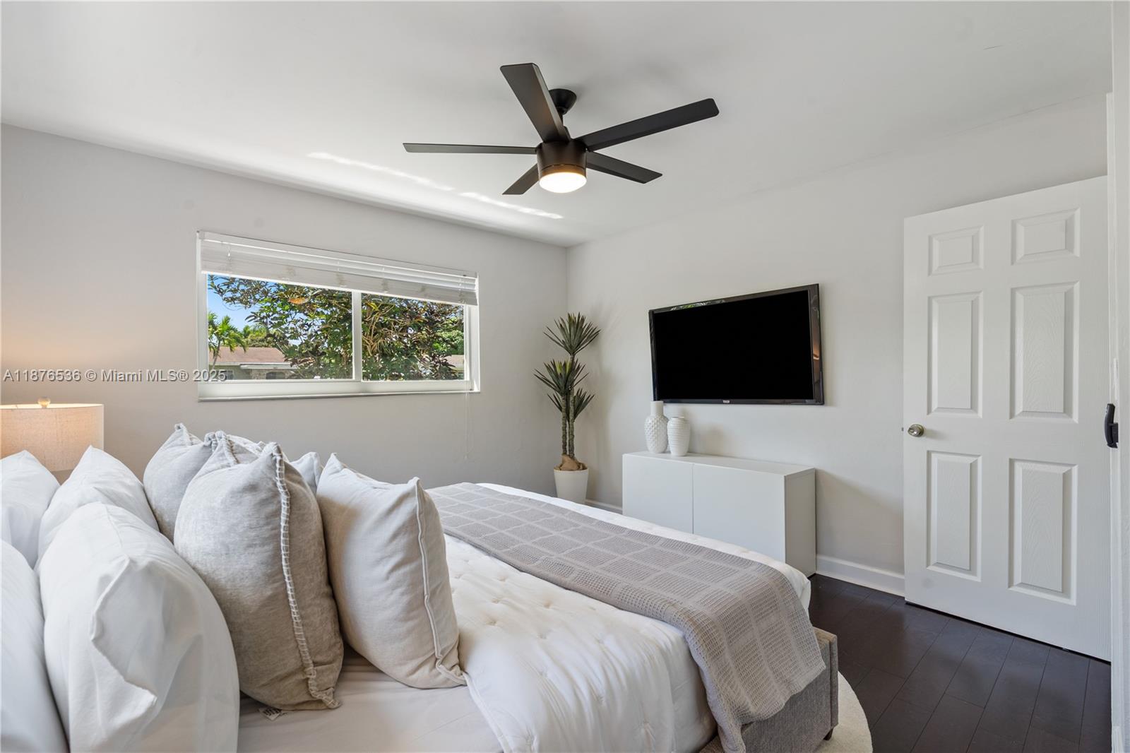 NORTH ANDREWS GARDENS FIR - Residential